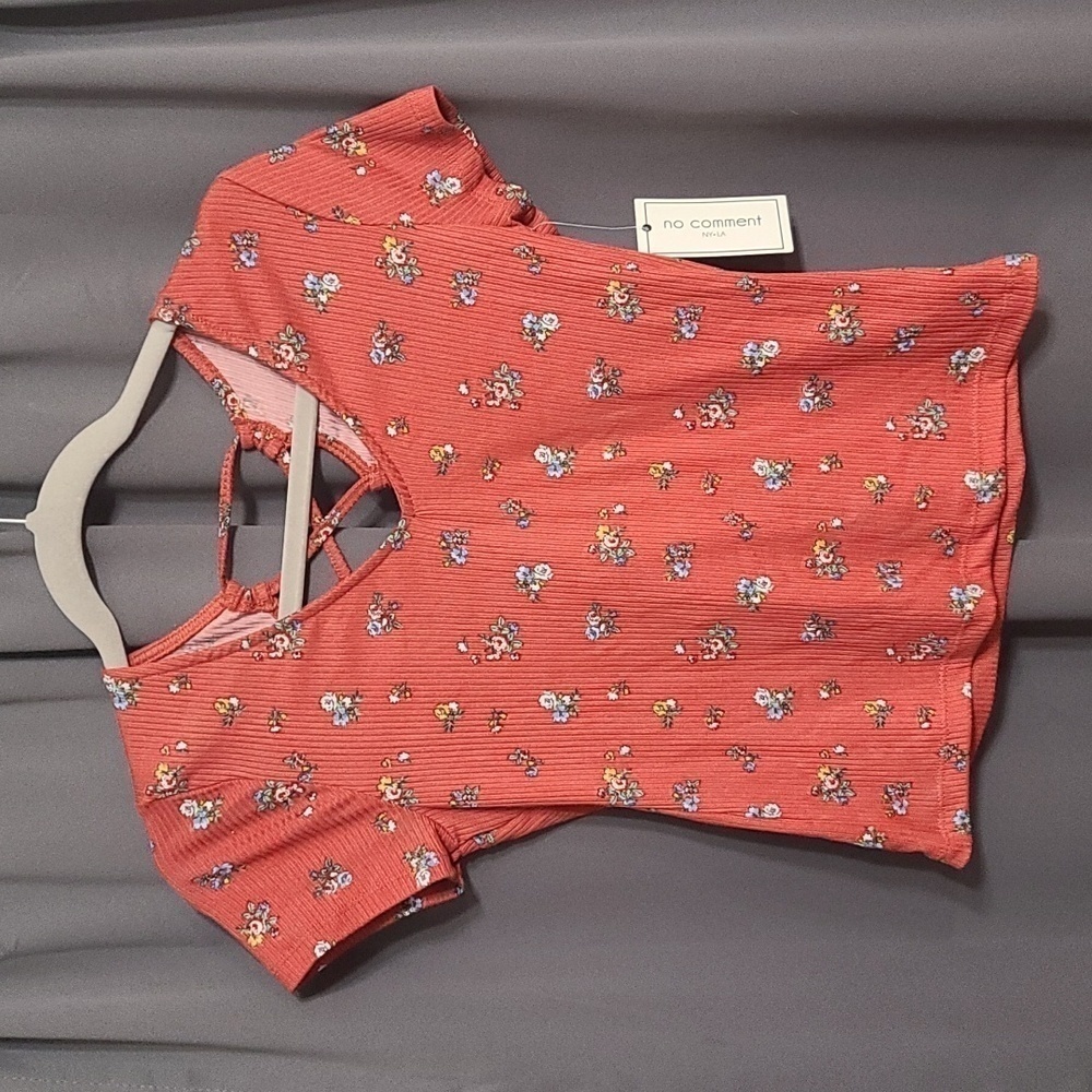 NWT No Comment NY/LA Womens Juniors Top Shirt Rust‎ Floral Lace-up Back Sz M